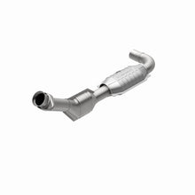 Load image into Gallery viewer, MagnaFlow Direct Fit Catalytic Converter 99-00 Ford F-150 4.2L 50S