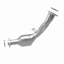 Load image into Gallery viewer, MagnaFlow Direct Fit Catalytic Converter 01-04 Tacoma 2.7L front 49S