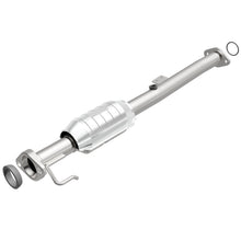 Load image into Gallery viewer, MagnaFlow Direct Fit Catalytic Converter 2000 Chevy Tracker 1.6L