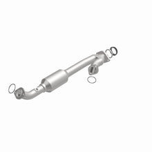 Load image into Gallery viewer, MagnaFlow Direct Fit Catalytic Converter 05-07 4-Run/FJ P/S rr OEM
