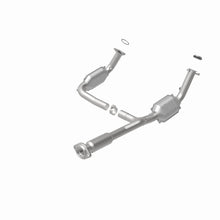 Load image into Gallery viewer, MagnaFlow Direct Fit Catalytic Converter 05-06 GMC Envoy XL Denali