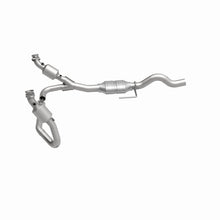 Load image into Gallery viewer, MagnaFlow Direct Fit Catalytic Converter 01-03 Dakota 3.9/5.9L