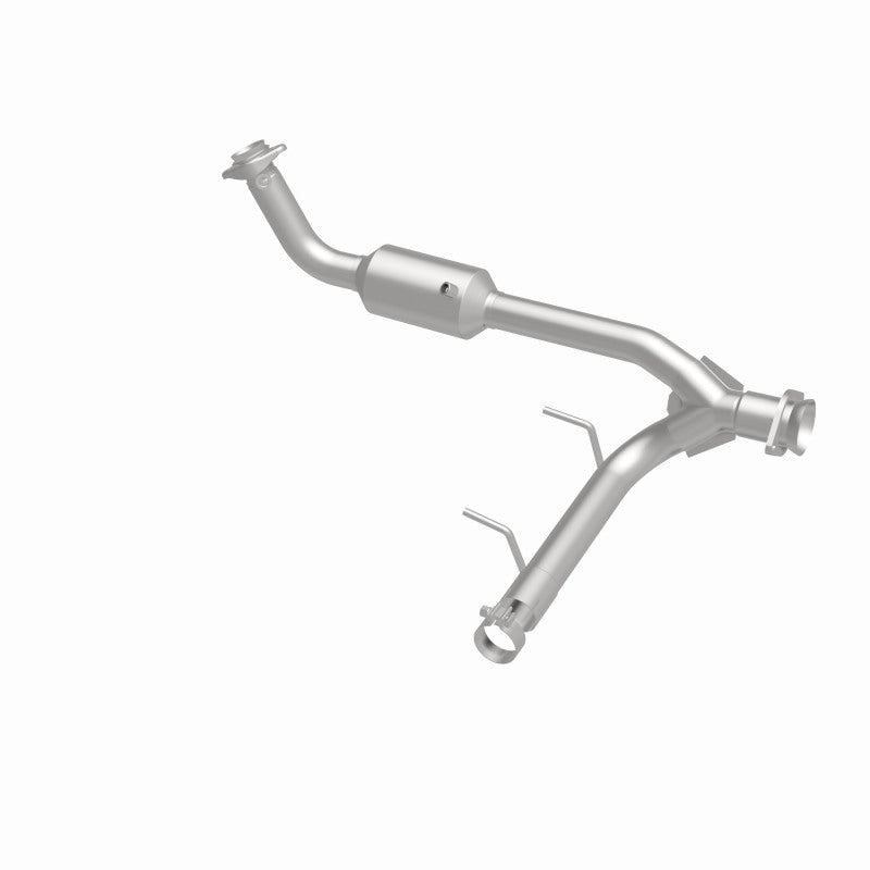 MagnaFlow Direct Fit Catalytic Converter 05-06 Lincoln Navigator 5.4L w/ 3in Main Piping