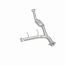 Load image into Gallery viewer, MagnaFlow Direct Fit Catalytic Converter 05 Expedition P/S 5.4L OEM