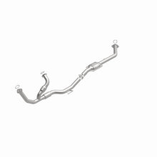 Load image into Gallery viewer, MagnaFlow Direct Fit Catalytic Converter 98-00 Sienna 3.0L
