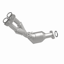 Load image into Gallery viewer, MagnaFlow Direct Fit Catalytic Converter 01-04 Toyota Tacoma 2.7L fr