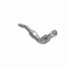 Load image into Gallery viewer, MagnaFlow Direct Fit Catalytic Converter 2014-2016 Land Rover LR4 V6 3 OEM Underbody