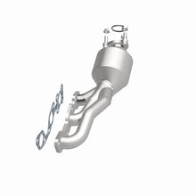 Load image into Gallery viewer, MagnaFlow Direct Fit Catalytic Converter 01-04 Nissan Frontier Passenger Side Manifold