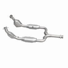 Load image into Gallery viewer, MagnaFlow Direct Fit Catalytic Converter 01-04 Ford Mustang 3.8L CA