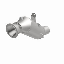 Load image into Gallery viewer, MagnaFlow Direct Fit Catalytic Converter 2015 BMW 640i/740i Underbody