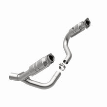 Load image into Gallery viewer, MagnaFlow Direct Fit Catalytic Converter 2008 Chrysler Aspen 4.7L/Dodge Durango 4.7L 2WD