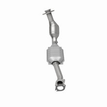 Load image into Gallery viewer, MagnaFlow DF Catalytic Conv 03-06 Ford Crown Victoria / 03-06 Lincoln Town Car 4.6L (California)