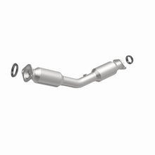 Load image into Gallery viewer, MagnaFlow Direct Fit Catalytic Converter California Grade CARB Compliant 09-12 Nissan Sentra L4 2.0L