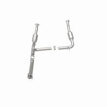 Load image into Gallery viewer, MagnaFlow Direct Fit Catalytic Converter OEM 2004-2005 Ford Explorer/Mercury Mountaineer Underbody