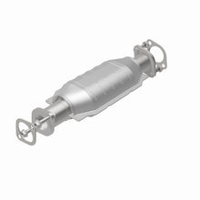 Load image into Gallery viewer, MagnaFlow Direct Fit Catalytic Converter 05-10 Kia Sportage 2.7L