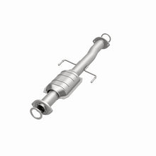 Load image into Gallery viewer, MagnaFlow Direct Fit Catalytic Converter 02-04 Toyota Tacoma 2.7L Rear