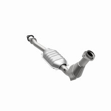 Load image into Gallery viewer, MagnaFlow DF Catalytic Conv 03-06 Ford Crown Victoria / 03-06 Lincoln Town Car 4.6L (California)