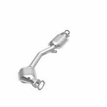 Load image into Gallery viewer, MagnaFlow Direct Fit Catalytic Converter 99-02 Forester 2.5L OEM