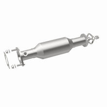 Load image into Gallery viewer, MagnaFlow Direct Fit Catalytic Converter 03-06 Outlander 2.4L