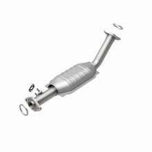 Load image into Gallery viewer, MagnaFlow Direct Fit Catalytic Converter 00-02 Toyota Tundra 4.7L
