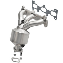 Load image into Gallery viewer, MagnaFlow Direct Fit Catalytic Converter 07-09 Hyundai Santa Fe 2.7L