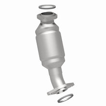 Load image into Gallery viewer, MagnaFlow Direct Fit Catalytic Converter 01-03 Highlander 3L frt OEM