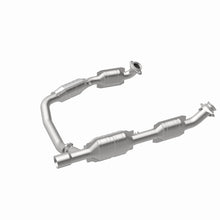 Load image into Gallery viewer, MagnaFlow Direct Fit Catalytic Converter 06 Ford E350 Van 5.4L