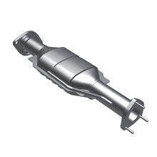 Load image into Gallery viewer, MagnaFlow Direct Fit Catalytic Converter Jeep Wrangler 00-04 OEM