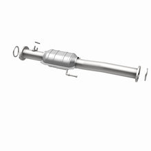 Load image into Gallery viewer, MagnaFlow Direct Fit Catalytic Converter 99-02 4Runner 3.4L rear OEM