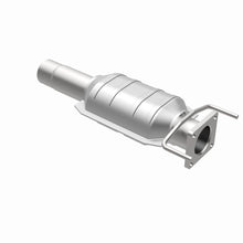 Load image into Gallery viewer, MagnaFlow Direct Fit Catalytic Converter Gm