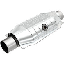 Load image into Gallery viewer, MagnaFlow Universal Catalytic Converter 2.25 inch Midbed O2 Rear CA