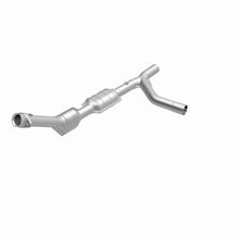 Load image into Gallery viewer, MagnaFlow Direct Fit Catalytic Converter 00-04 Ford E150 4.6L P/S