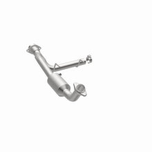 Load image into Gallery viewer, MagnaFlow Direct Fit Catalytic Converter 05-06 Lincoln Navigator 5.4L w/ 3in Main Piping