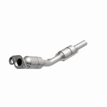 Load image into Gallery viewer, MagnaFlow Direct Fit Catalytic Converter 03-04 Pontiac Vibe 1.8L