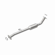 Load image into Gallery viewer, MagnaFlow Direct Fit Catalytic Converter OEM 2001-2004 Toyota Sequoia Underbody