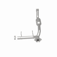 Load image into Gallery viewer, MagnaFlow Direct Fit Catalytic Converter 05-06 Lincoln Navigator 5.4L w/ 3in Main Piping