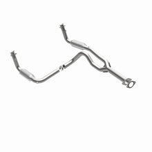 Load image into Gallery viewer, MagnaFlow Direct Fit Catalytic Converter 00 Chevy Express 1500 5.7L