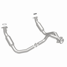 Load image into Gallery viewer, MagnaFlow Direct Fit Catalytic Converter 2007-2008 Cadillac Escalade 6.2L