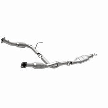 Load image into Gallery viewer, MagnaFlow Direct Fit Catalytic Converter Explorer 02-04 4.6L OEM