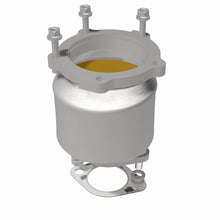 Load image into Gallery viewer, MagnaFlow Direct Fit Catalytic Converter 02-05 Sedona frt mani OEM