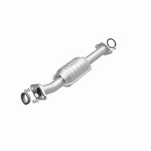 Load image into Gallery viewer, MagnaFlow Direct Fit Catalytic Converter 2002 Suzuki Aerio 2.0L