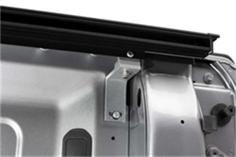 Roll-N-Lock 15-18 Ford F-150 SB 77-3/8in A-Series Retractable Tonneau Cover