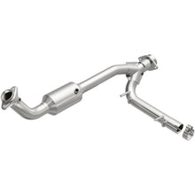 Load image into Gallery viewer, MagnaFlow Direct Fit Catalytic Converter 05-06 Lincoln Navigator 5.4L w/ 3in Main Piping