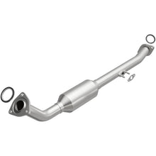 Load image into Gallery viewer, MagnaFlow Direct Fit Catalytic Converter OEM 2001-2004 Toyota Sequoia Underbody