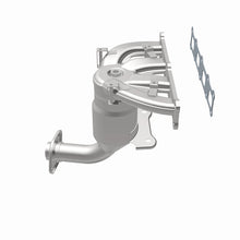 Load image into Gallery viewer, MagnaFlow DF Cat Conv 07 Dodge Caliber 2.4L Manifold AWD/07-10 Jeep Patriot 2.4L Manifold 4WD 49-St