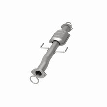 Load image into Gallery viewer, MagnaFlow Direct Fit Catalytic Converter 02-04 Toyota Tacoma 2.7L Rear