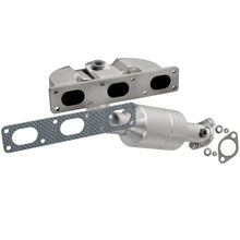 Load image into Gallery viewer, MagnaFlow Direct Fit Catalytic Converter BMW 5 04-05 Front OEM