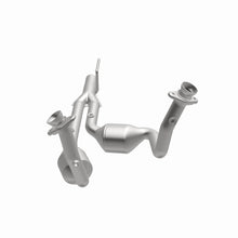 Load image into Gallery viewer, MagnaFlow Direct Fit Catalytic Converter 04 Jeep Grand Cherokee 4.7L