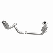 Load image into Gallery viewer, MagnaFlow Direct Fit Catalytic Converter 2006 Dodge RAM 1500 Pickup 5.7L Solid Front Axle