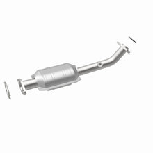 Load image into Gallery viewer, MagnaFlow Direct Fit Catalytic Converter 01-04 Pathfinder DS rr OEM